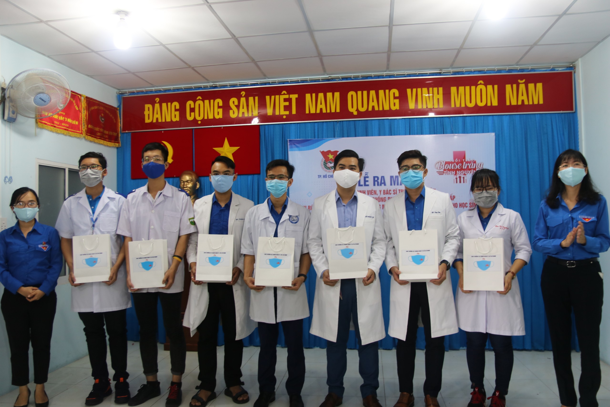 TP Hồ Chí Minh ra quân đội hình sinh viên, bác sĩ trẻ tình nguyện hỗ trợ công tác phòng, chống dịch bệnh Covid-19